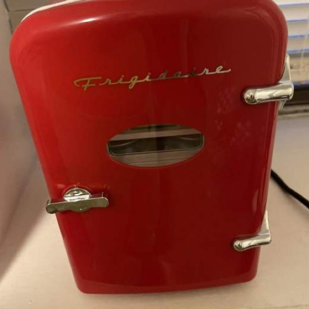Mini fridge